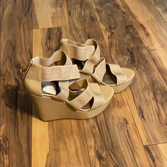 Shoes - Picture 2 of 4